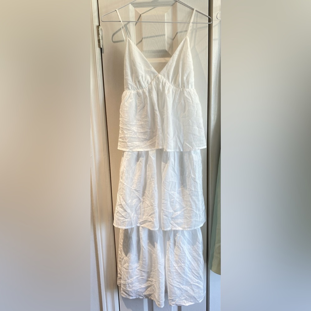 NWOT Wayf Elegant White Tiered Maxi Skirt